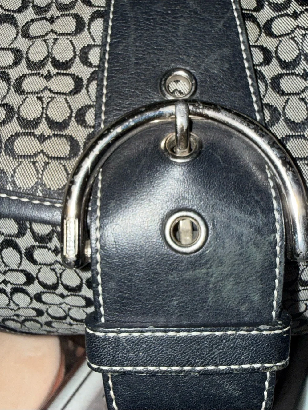 Vintage Coach Mini SoHo in Black And Grey Shoulder Bag  🖤✨